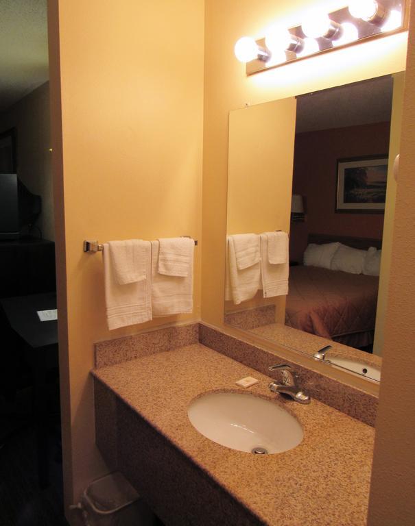 RedRock Inn Sioux Falls Extérieur photo